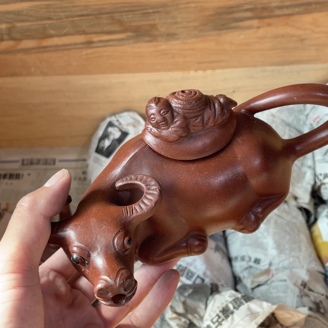 茶壶紫砂老厂紫砂壶一件。