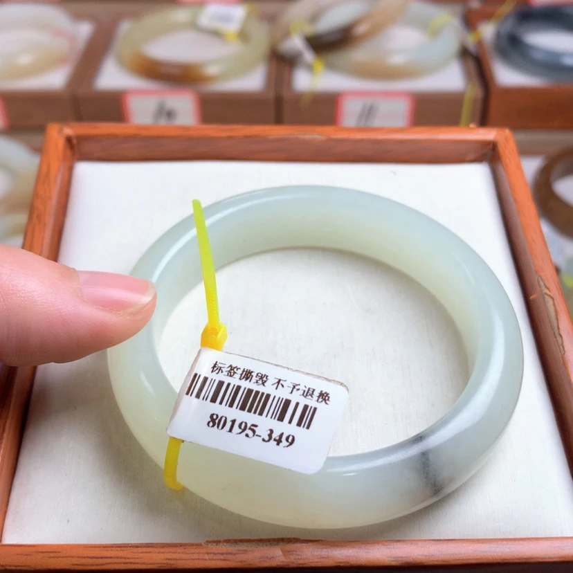 【闪购商品】和田玉手镯未镶嵌