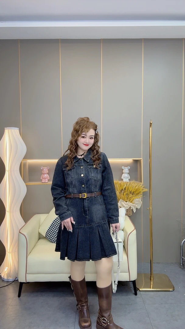 早春新款胖mm牛仔复古连衣裙腰带百褶气质显瘦穿搭2611