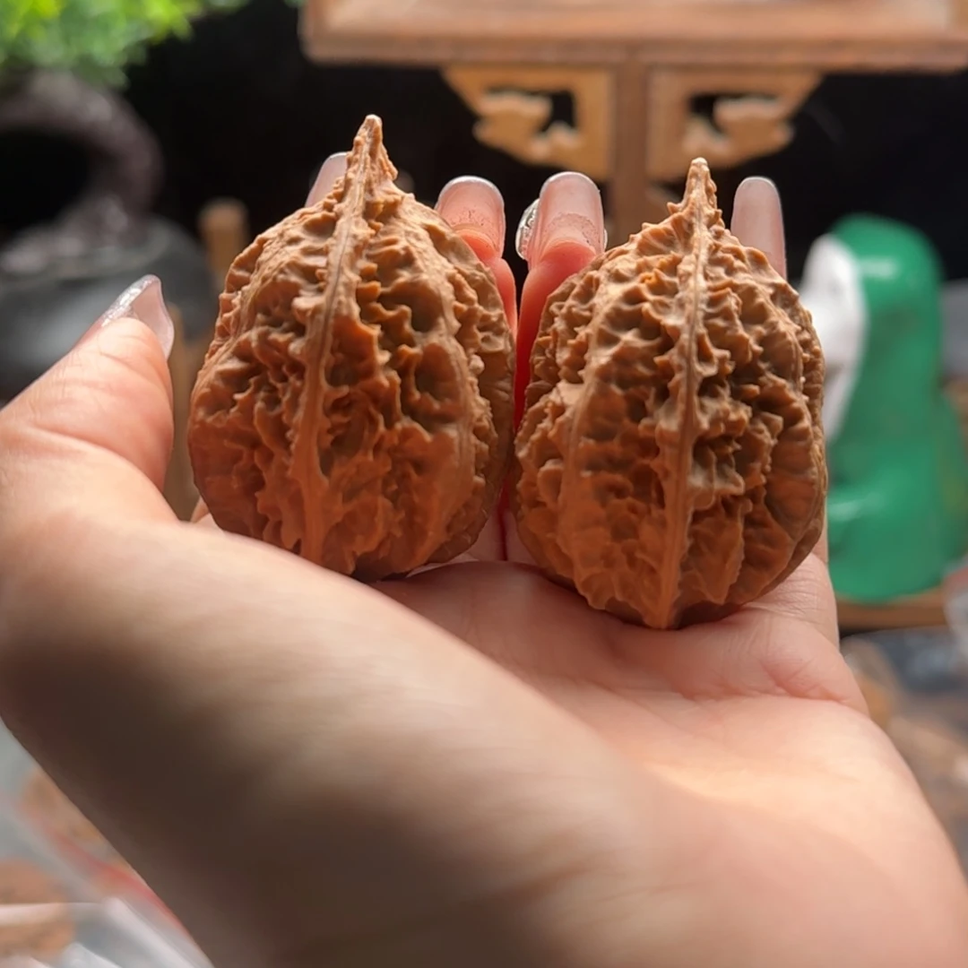 文玩核桃把件关东木子楸百核36花皮