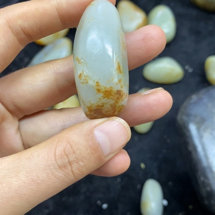 未镶嵌和田玉（糖玉）挂件秋*