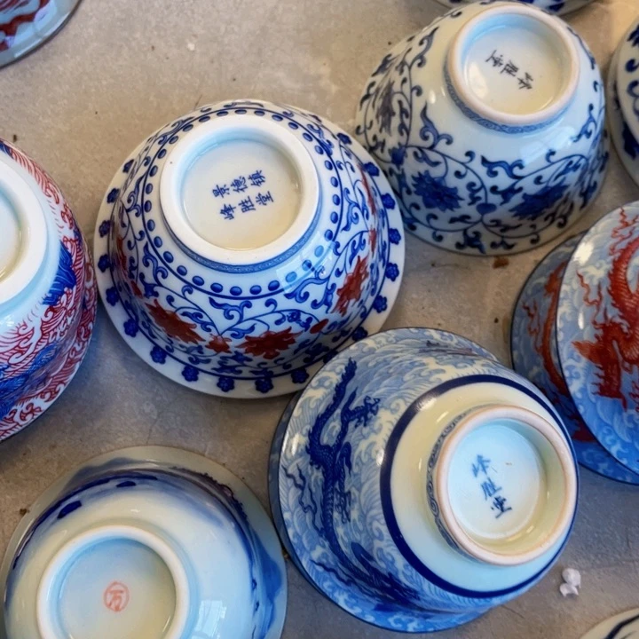 瓷片釉里红缠枝莲小压手