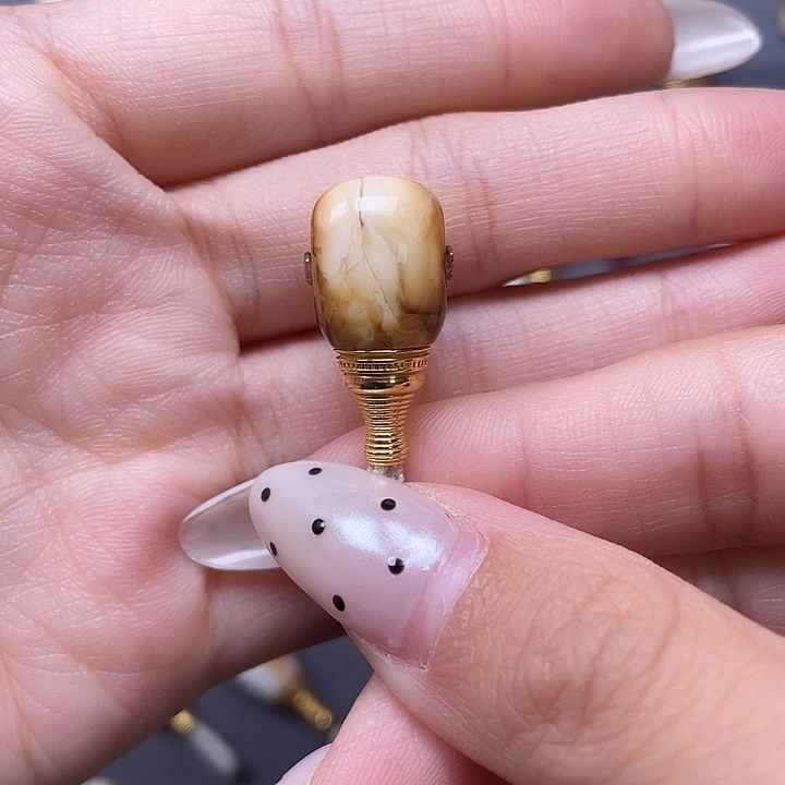 琥珀未镶嵌裸石10.5mm