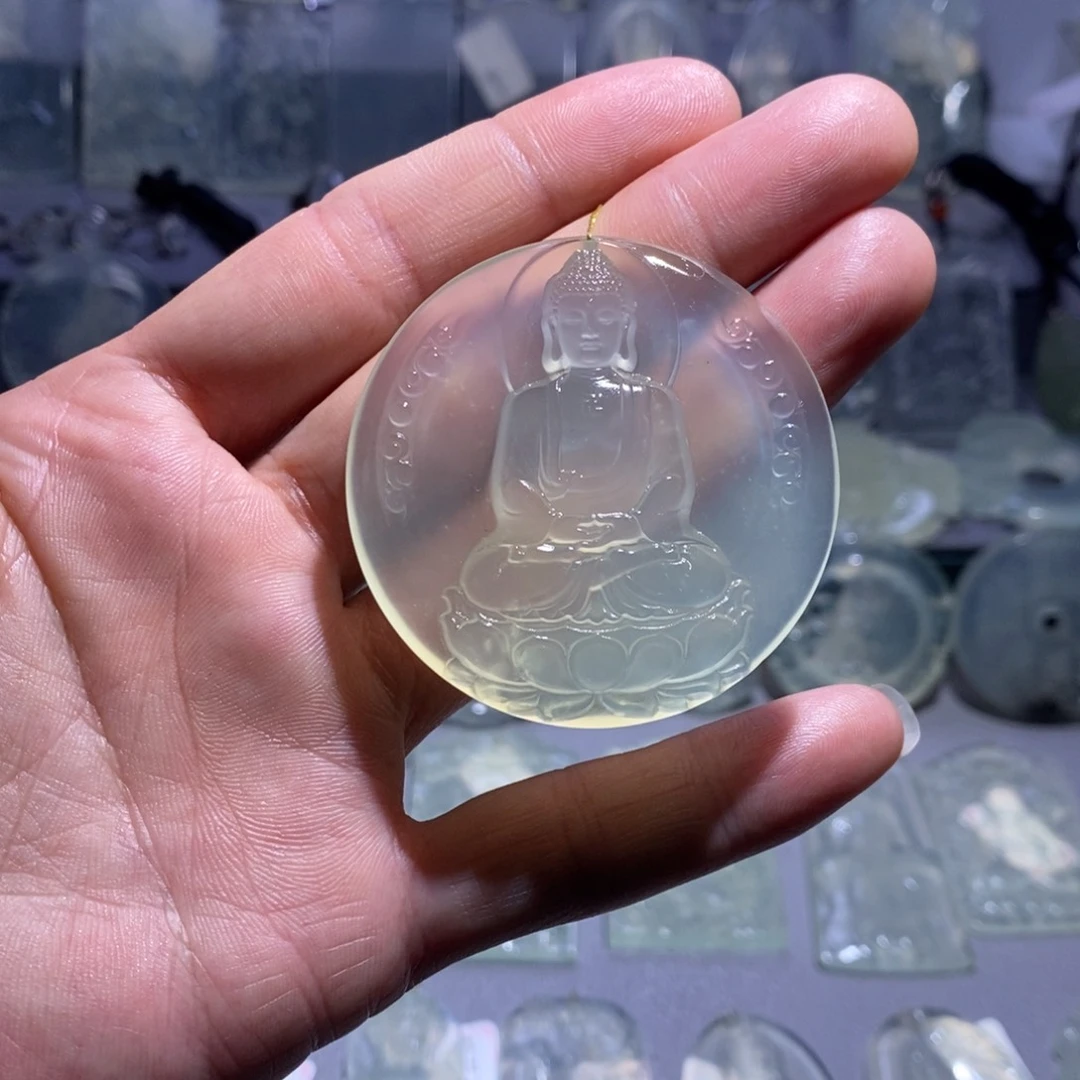 鎏***晓岫玉未镶嵌颈饰大日如来