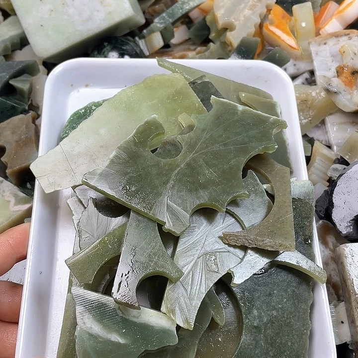 和田玉边角料未镶嵌