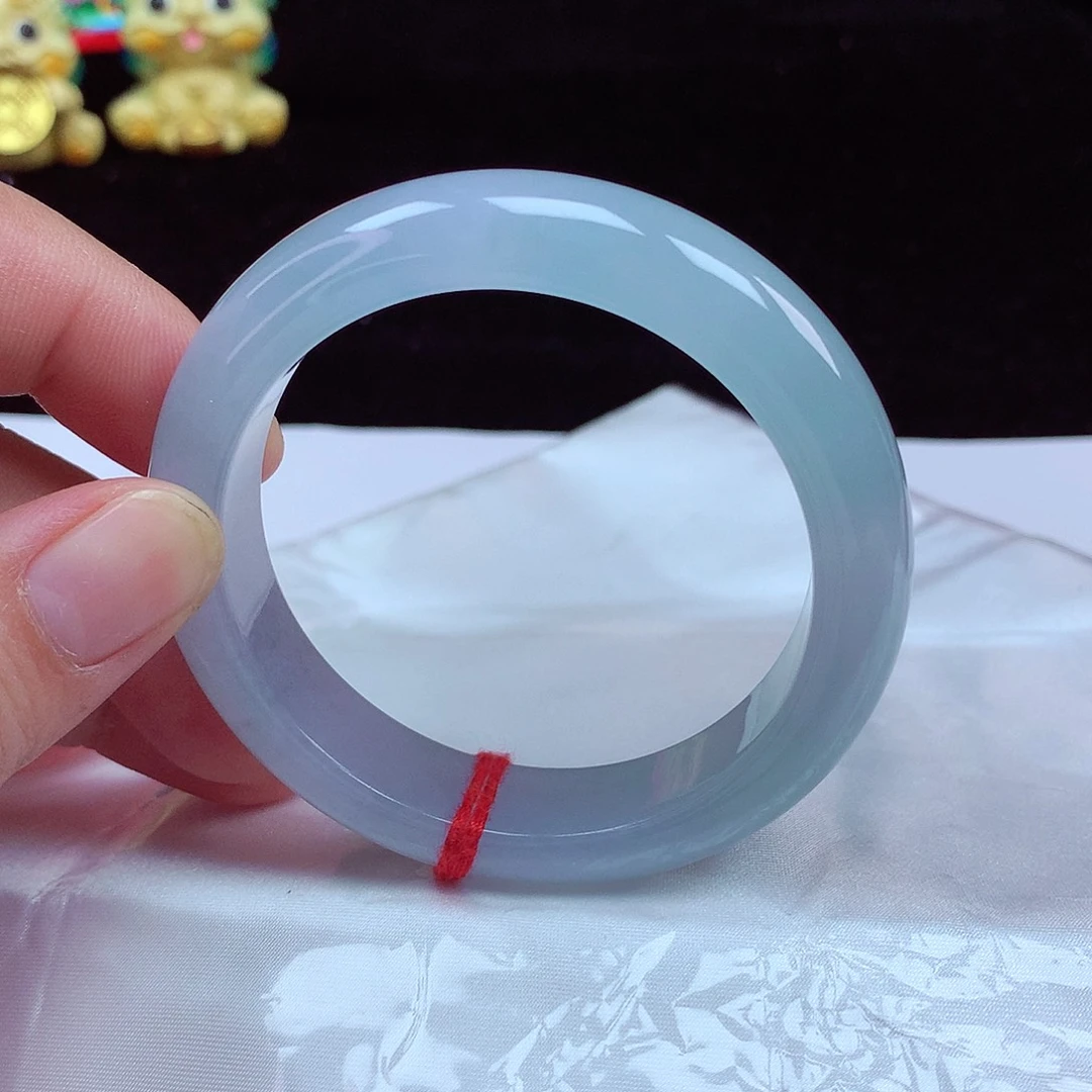 翡翠手镯未镶嵌54圈