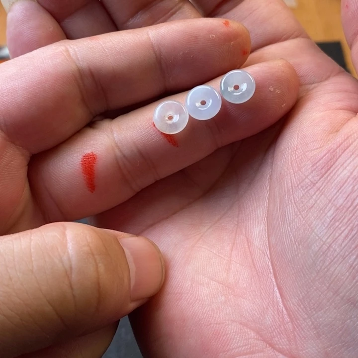 爱***！翡翠散珠翡翠平安扣