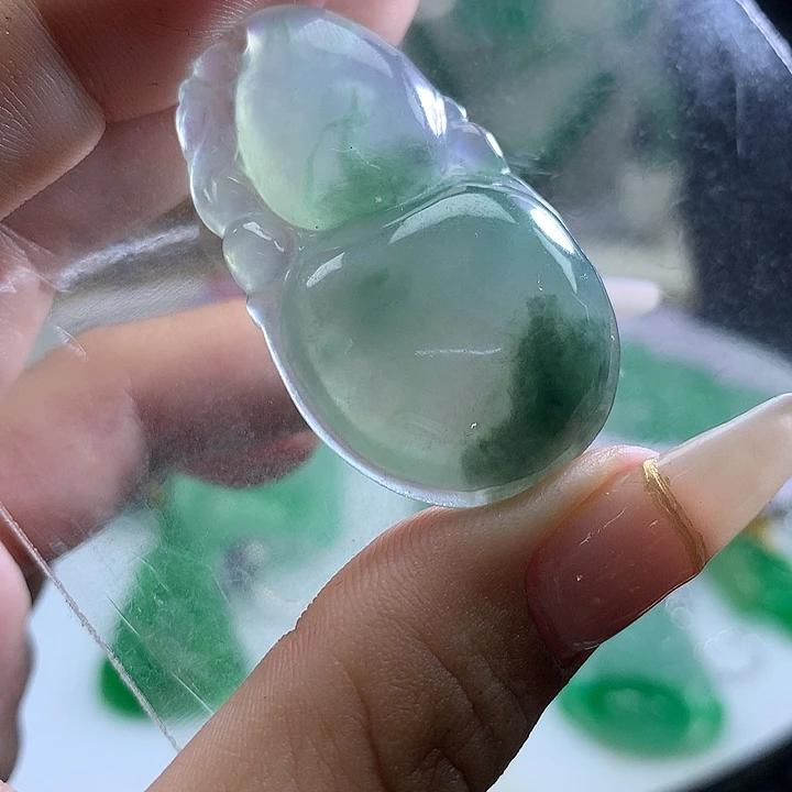 翡翠未镶嵌吊坠(赠链)翡翠