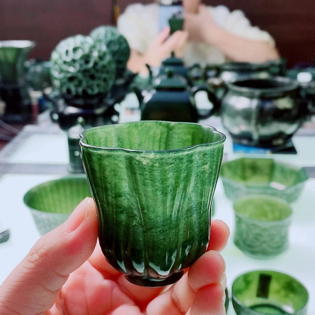 未镶嵌和田玉（青玉）摆件