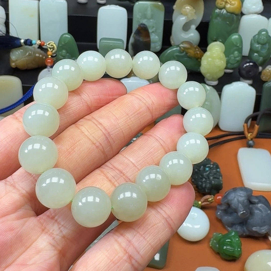 和田玉颈饰未镶嵌吃***子