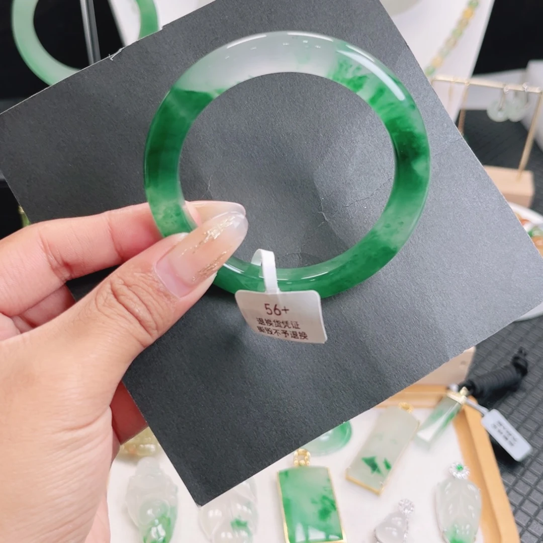 石英质玉未镶嵌手镯