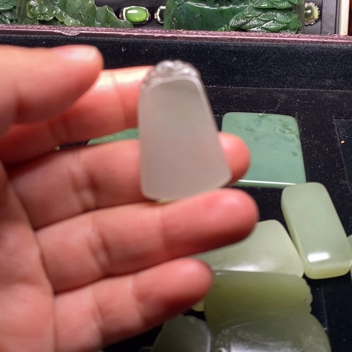 和田玉未镶嵌挂件