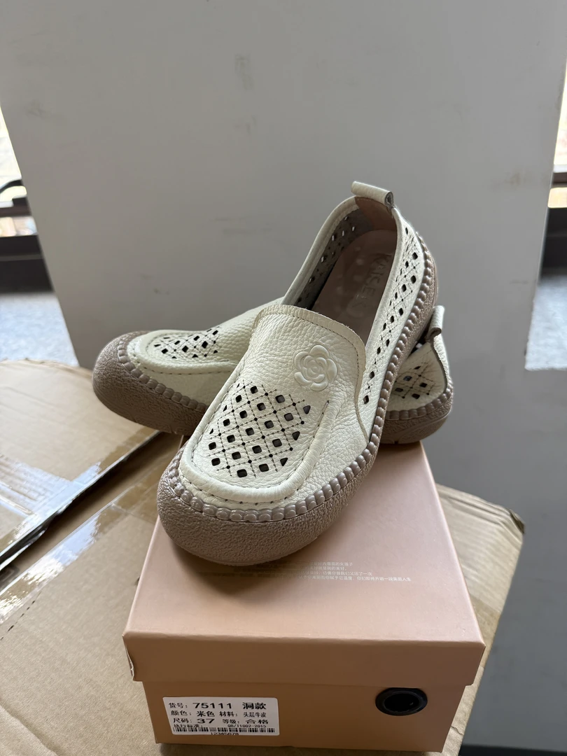 2025夏镂空鞋子低跟中老年舒适女中年厚底洞洞鞋75111