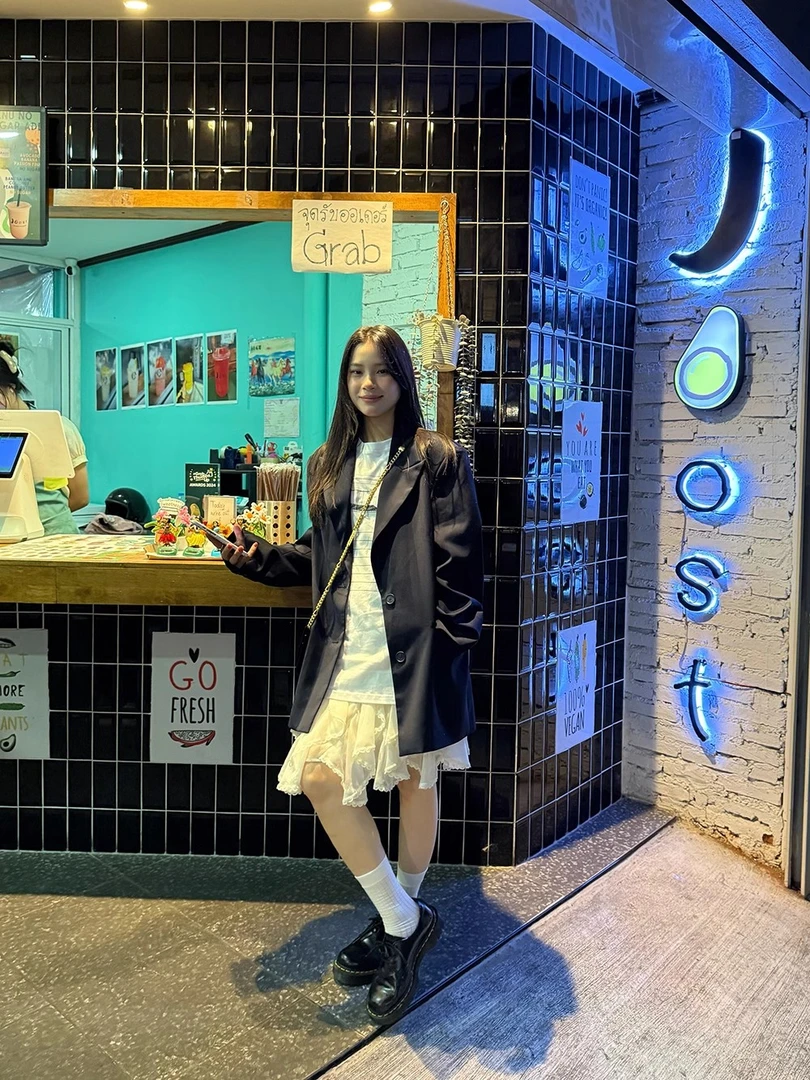 ONEXH·2025年春季新款设计感廓形韩版百搭气质藏青色西装外套西服