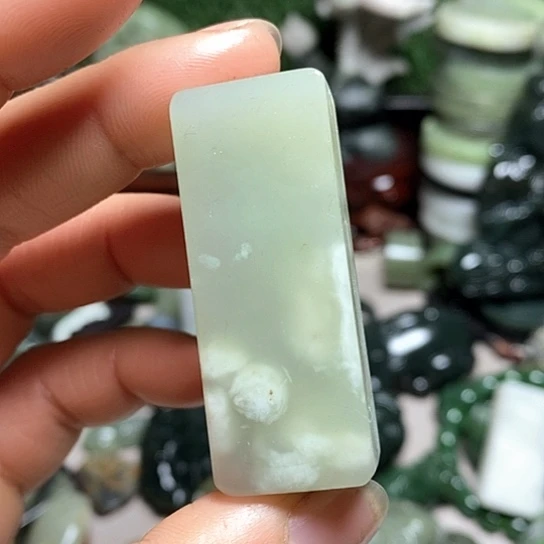 未镶嵌和田玉（糖玉）珠宝半成品