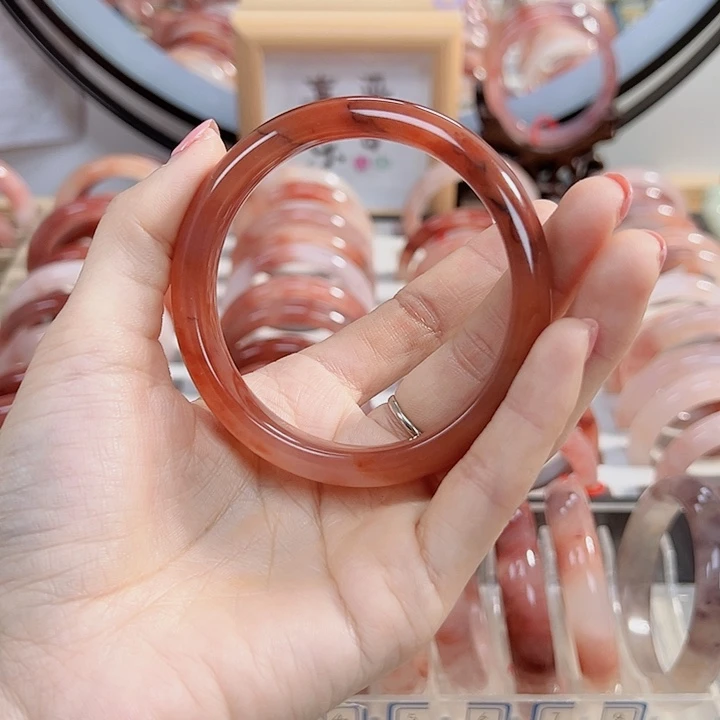 石英质玉手镯未镶嵌不****