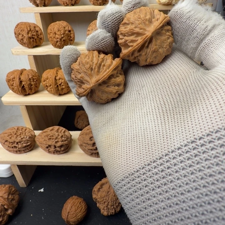 文玩核桃吊坠苹果园