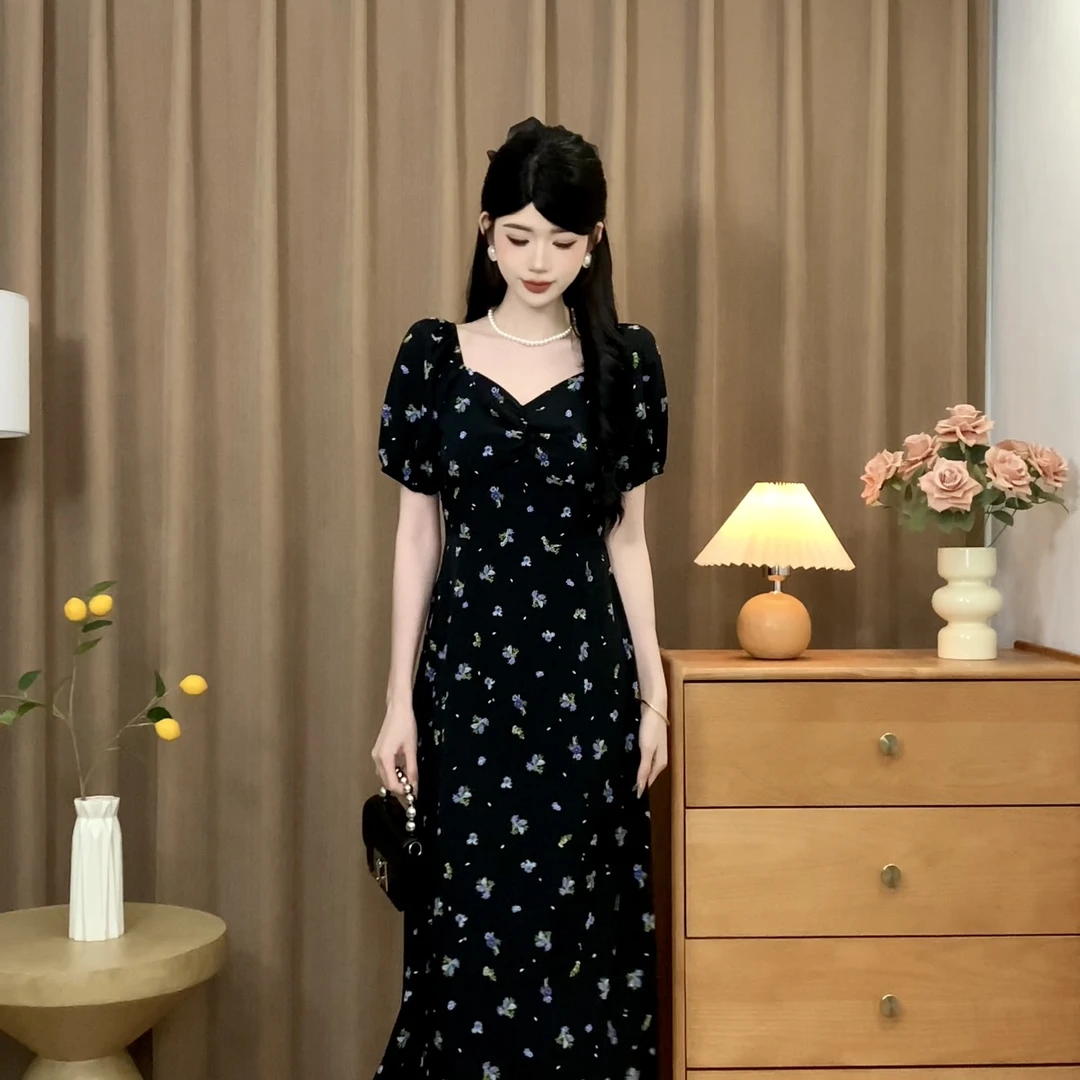 2025夏季方领泡泡袖长裙法式连衣裙显瘦收腰气质小个子中长裙