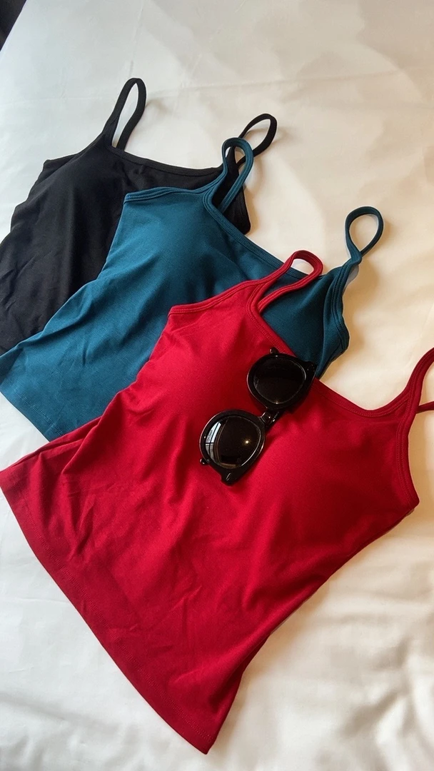 夏季免穿内衣女吊带不跑杯不空杯黑色红色显瘦时尚高级纯欲带胸垫