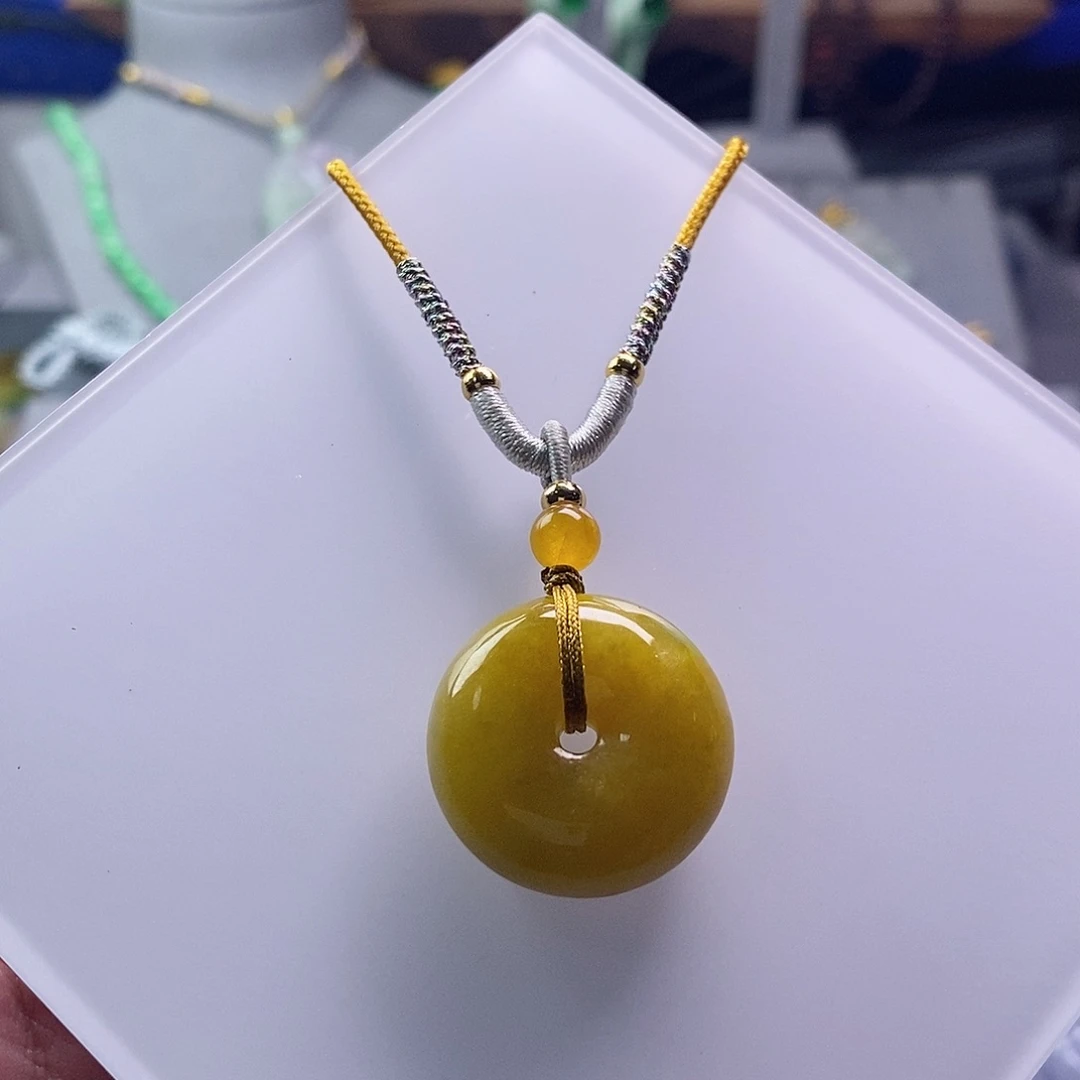 翡翠未镶嵌吊坠(赠链)