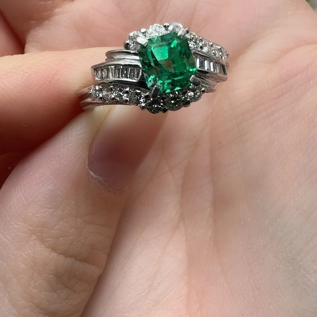 祖母绿未镶嵌戒指