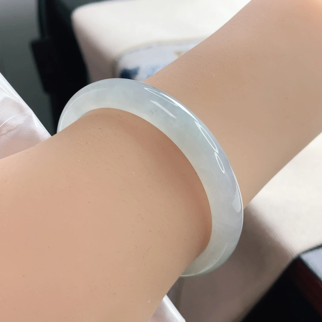 翡翠手镯未镶嵌52.1 冰蓝