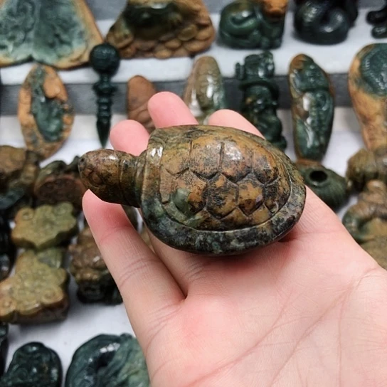 岫岩河磨玉（透闪石质玉）把件未镶嵌