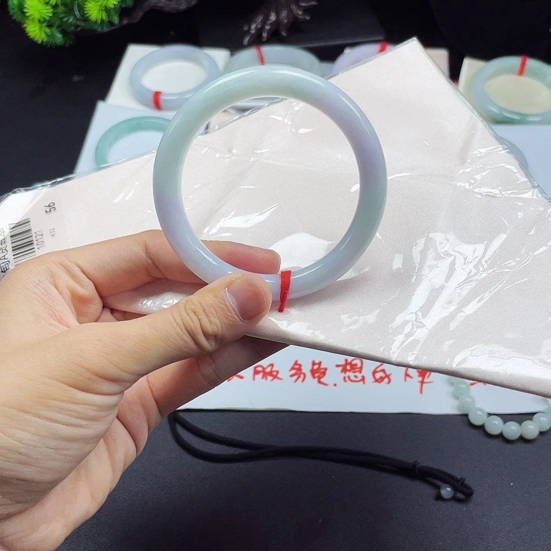 翡翠手镯未镶嵌天然翡翠手镯