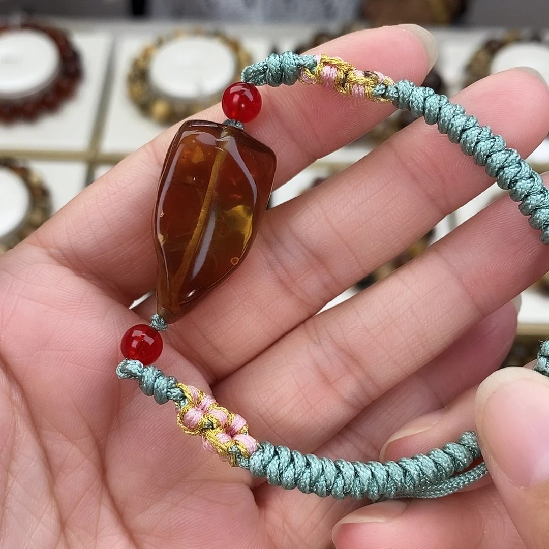 琥珀未镶嵌裸石琥珀