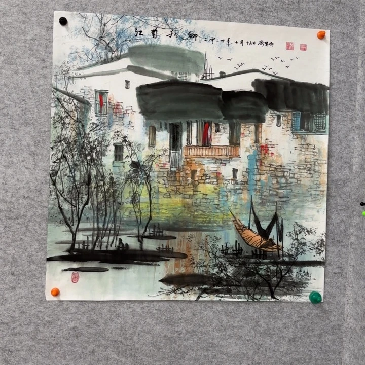 国画花鸟等图案为一体而得