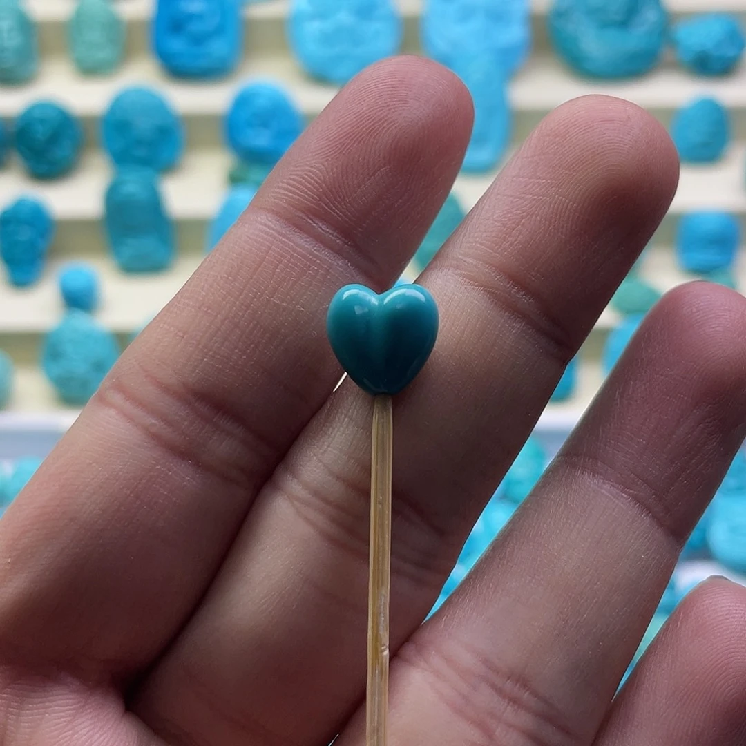 绿松石未镶嵌颈饰