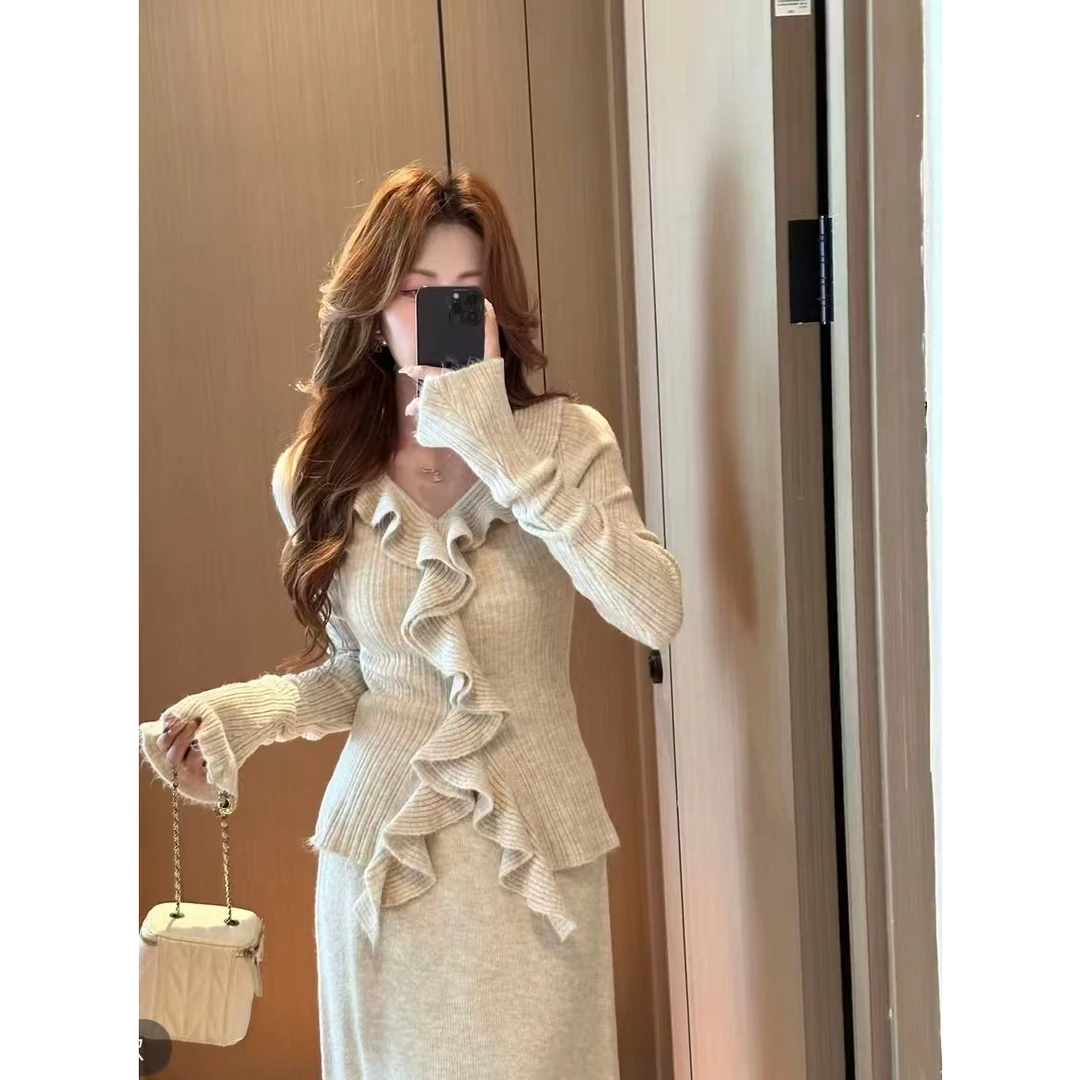 V领毛衣洋气设计感荷叶边上衣半身裙两件套秋秋新款温柔针织套装