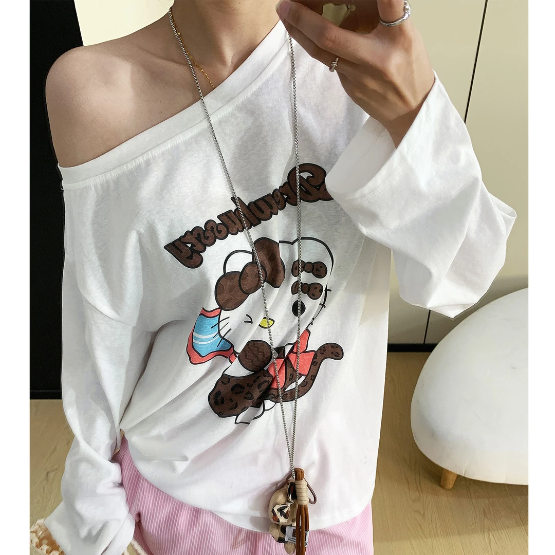 夏季斜领露肩卡通印花减龄薄款T恤女长袖防晒罩衫宽松上衣带挂件N