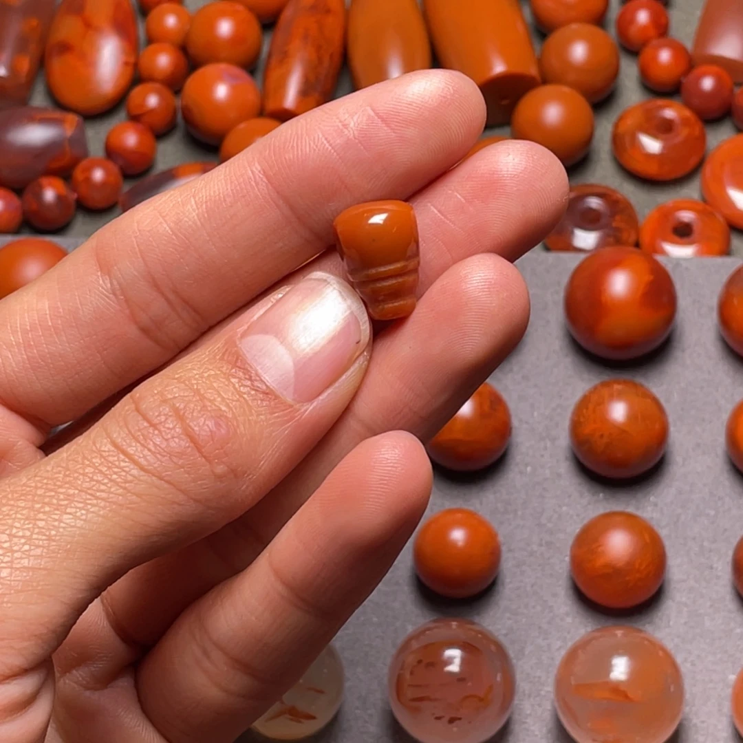 麦***芽南红玛瑙未镶嵌南红天然原矿南红三通9.8毫米