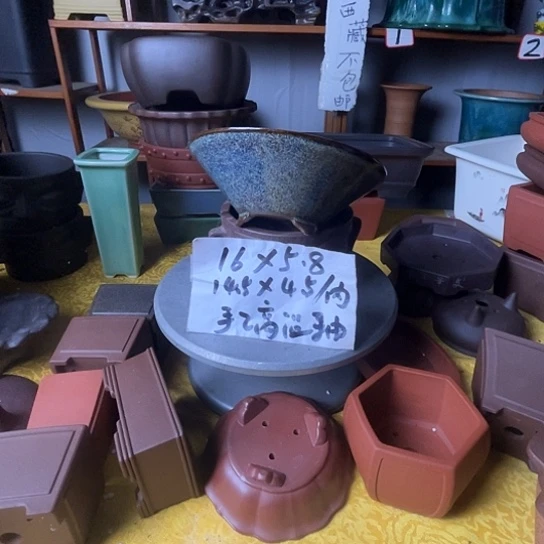 宜兴紫砂花盆一个