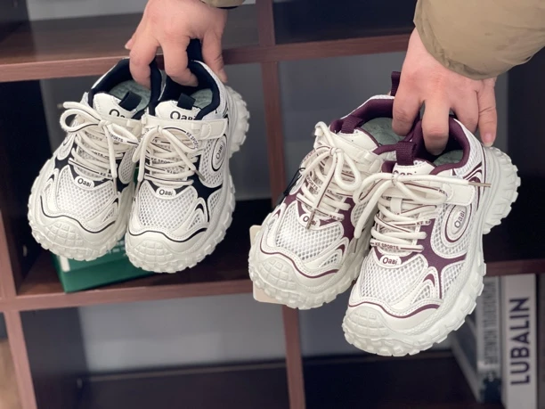 2025夏季新品单网大透网男女孩轮胎底时尚运动鞋6695 A