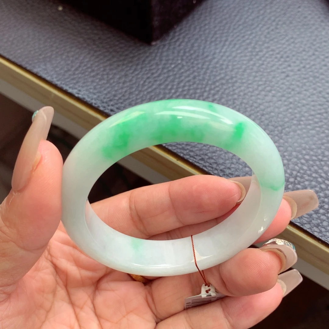 未镶嵌手镯翡翠缅甸