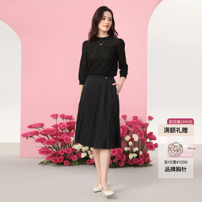 珂莱蒂尔蕾丝长袖时尚圆领提花套头绵羊毛上衣KZW
