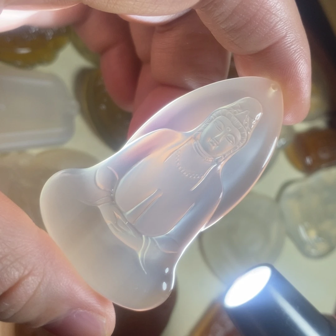 玛瑙/玉髓未镶嵌颈饰冰种玛瑙素衣观音