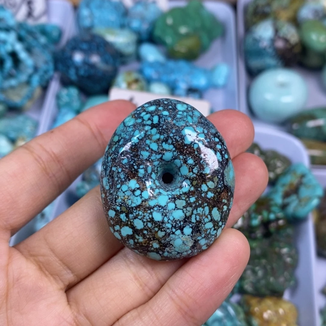 绿松石未镶嵌颈饰