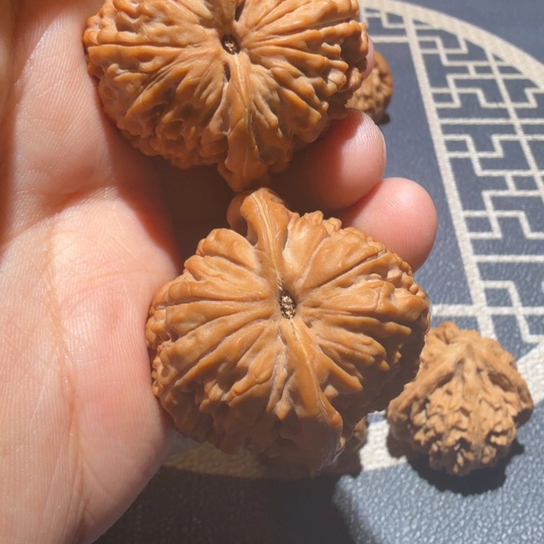 叮****把件文玩核桃莲花