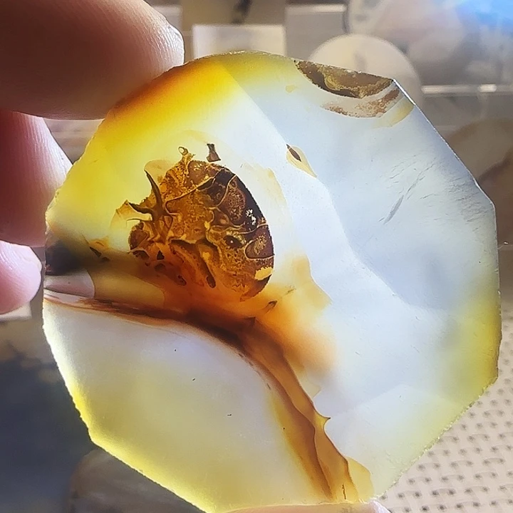 玛瑙/玉髓未镶嵌珠宝奇石