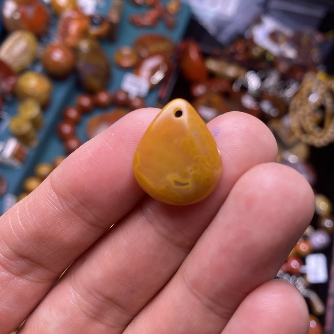 天然战国红玛瑙挂件