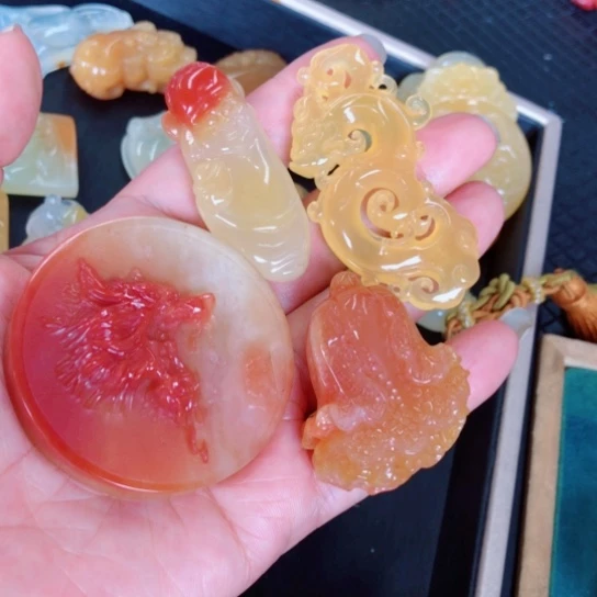 石英质玉（黄龙玉）未镶嵌黄龙玉