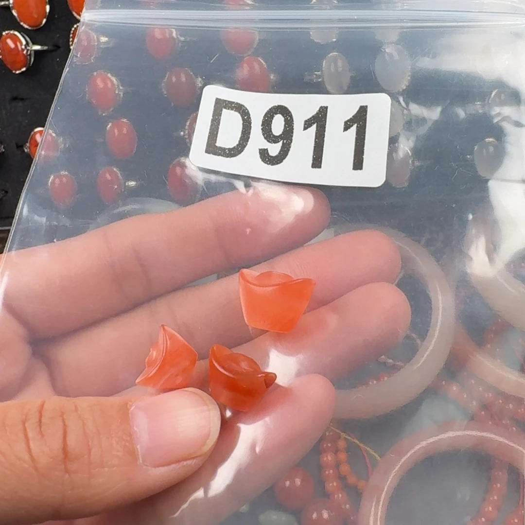 南红玛瑙未镶嵌珠宝奇石