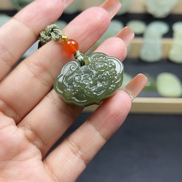 颈饰未镶嵌和田玉