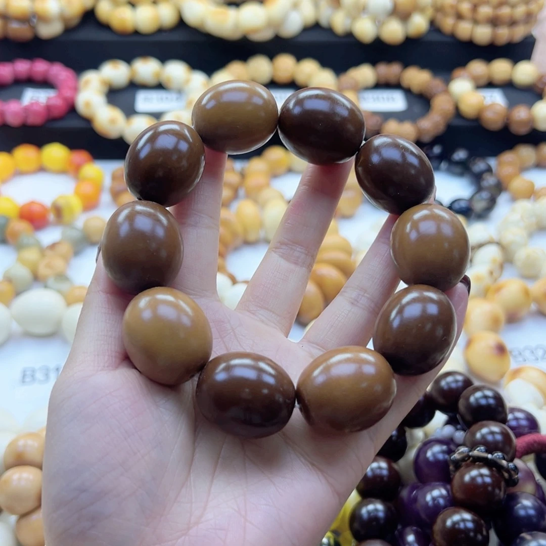 吊坠白玉菩提28卡鹅蛋风华色生长纹