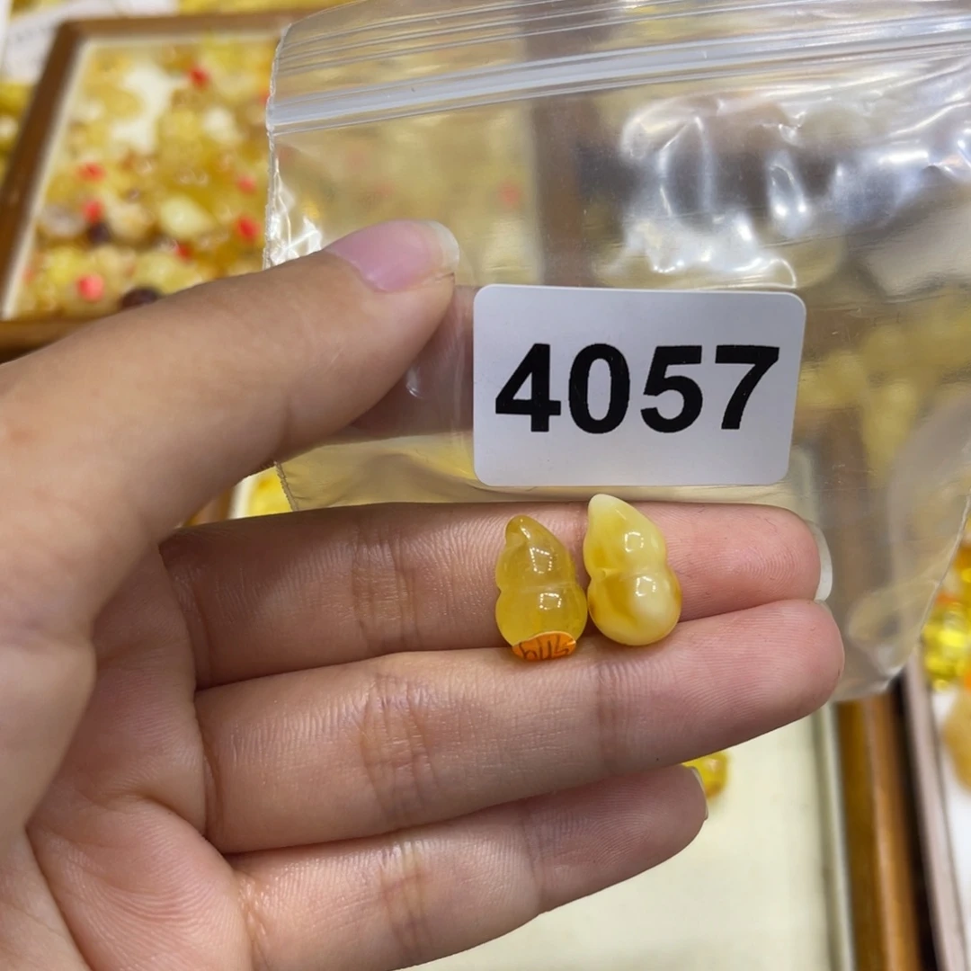 未镶嵌琥珀珠宝奇石W****8