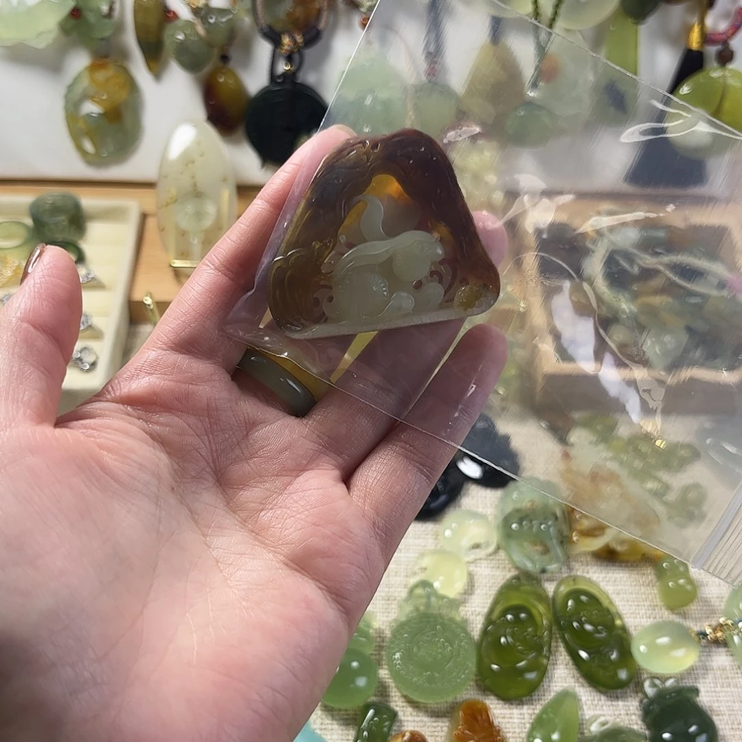 暖****蛇纹石玉未镶嵌颈饰