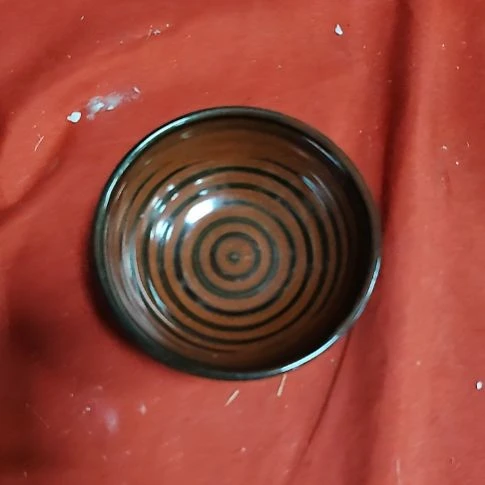 瓷片盘子，碗，瓶子，沙锅，茶壶，微瑕疵！